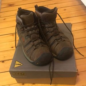 Keen Flint II Mid Soft Toe. Men’s size 13. Wide.